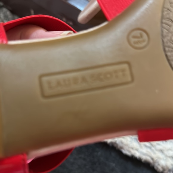 RED HEELS - Picture 3 of 7